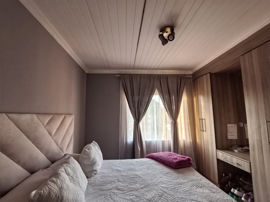 2 Bedroom Property for Sale in Andeon Gauteng
