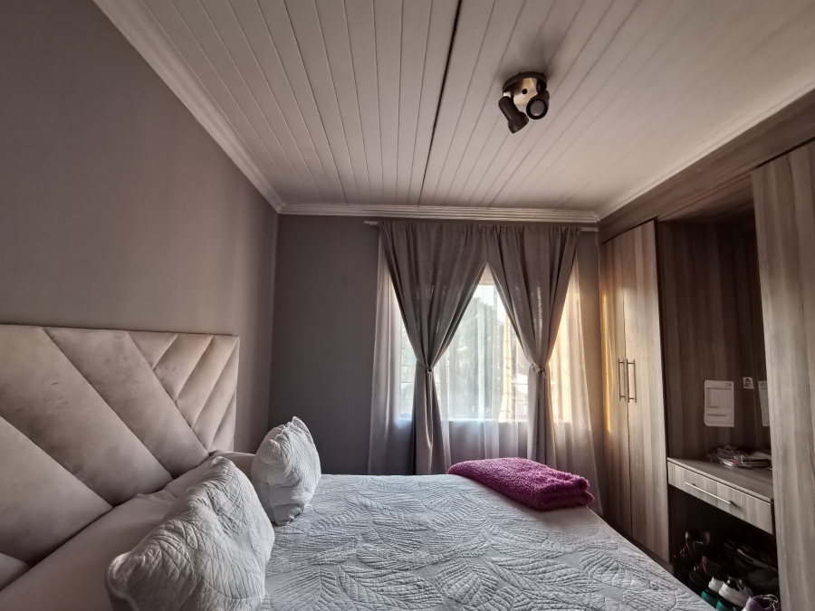 2 Bedroom Property for Sale in Andeon Gauteng