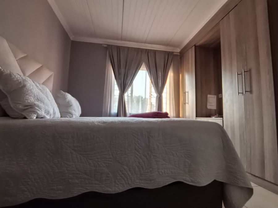 2 Bedroom Property for Sale in Andeon Gauteng