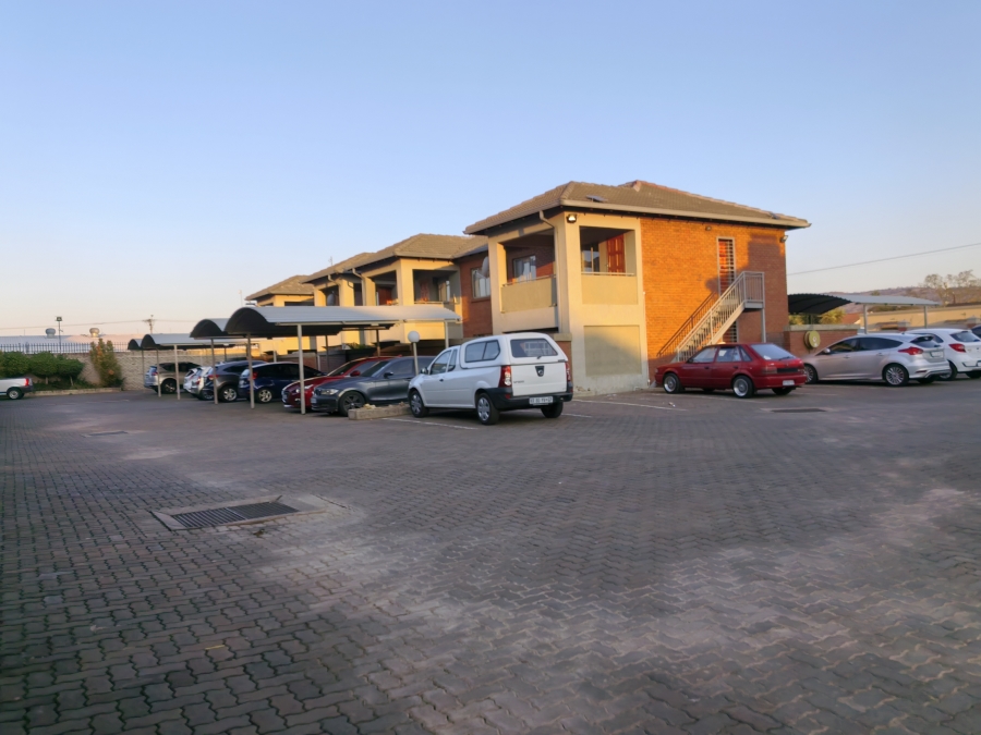 2 Bedroom Property for Sale in Andeon Gauteng