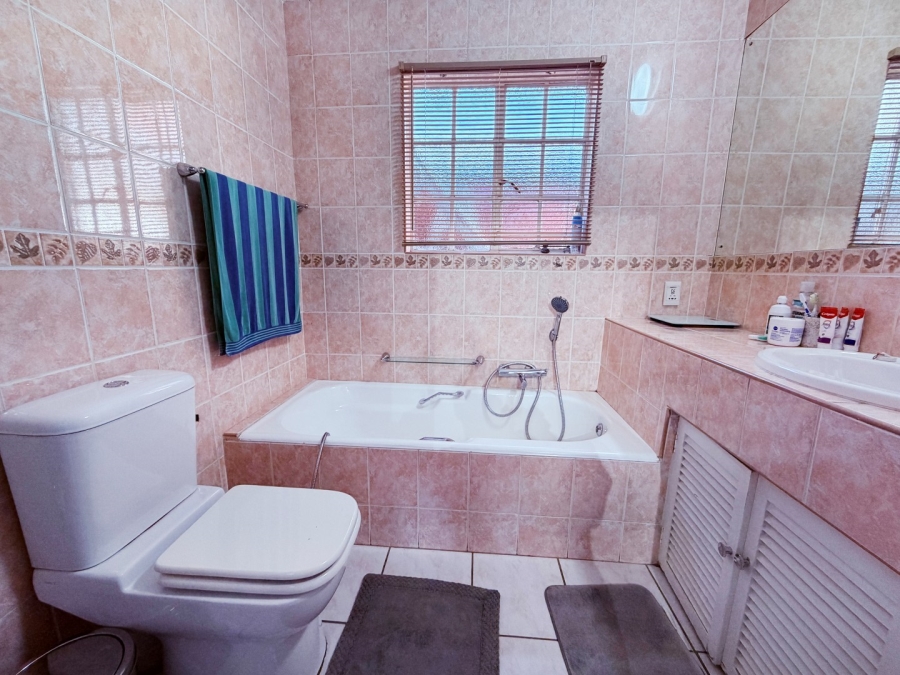 To Let 3 Bedroom Property for Rent in Sunninghill Gauteng