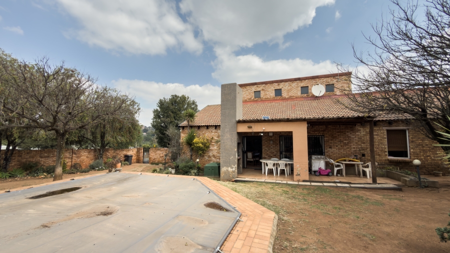 3 Bedroom Property for Sale in Noordheuwel Gauteng