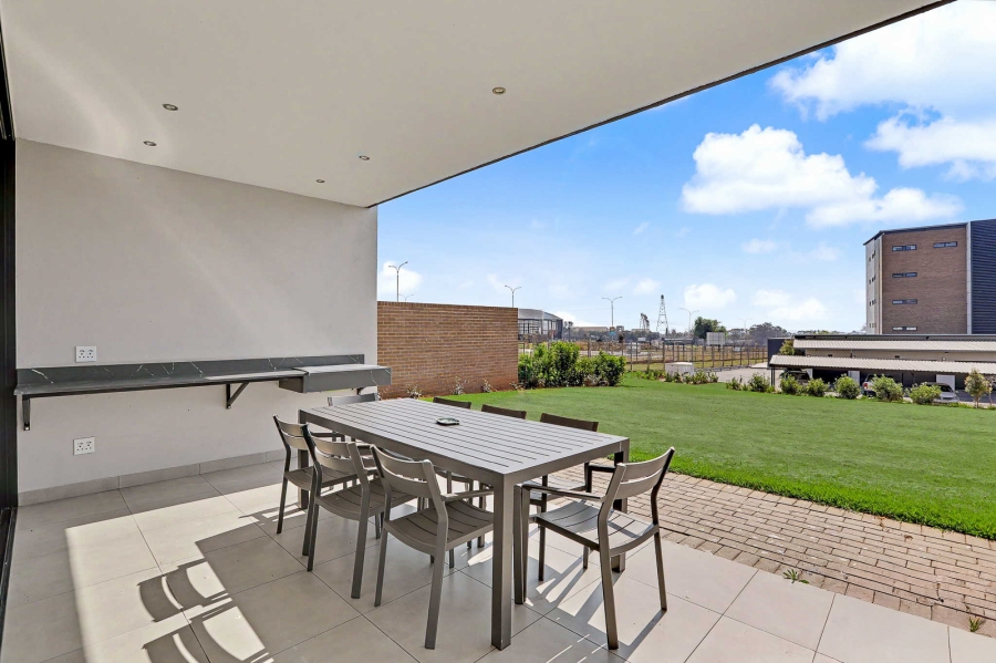 To Let 3 Bedroom Property for Rent in Midstream Estate Gauteng