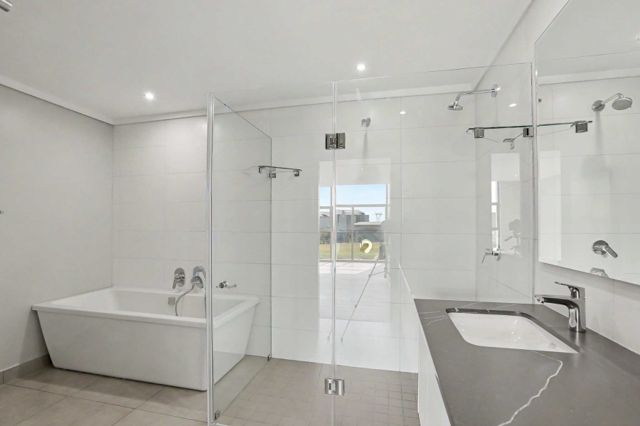 To Let 3 Bedroom Property for Rent in Midstream Estate Gauteng
