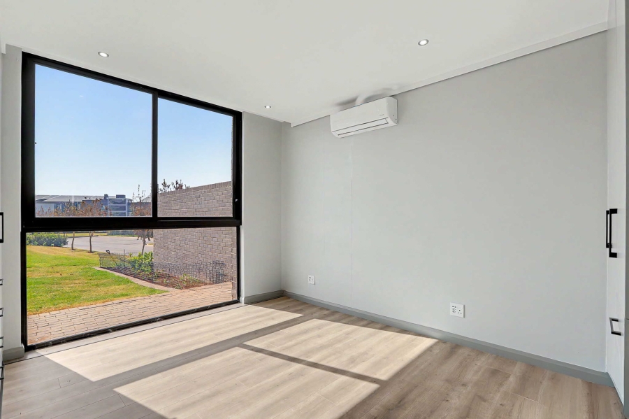 To Let 3 Bedroom Property for Rent in Midstream Estate Gauteng