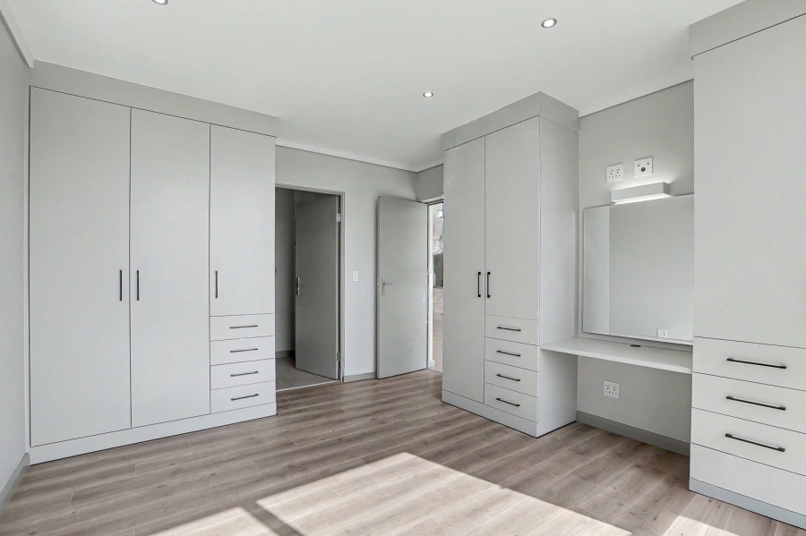 To Let 3 Bedroom Property for Rent in Midstream Estate Gauteng