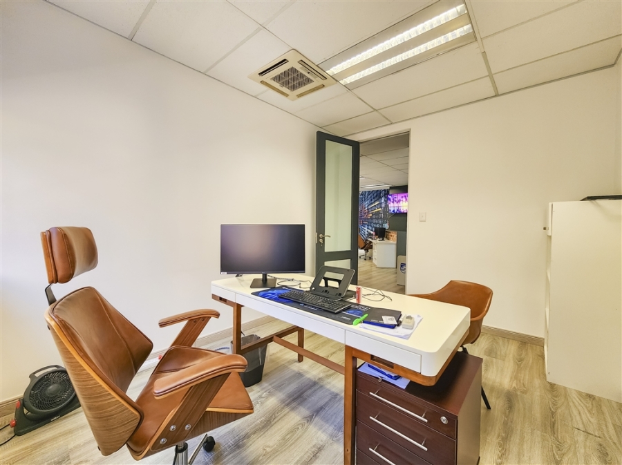 To Let Commercial Property for Rent in Lonehill Gauteng