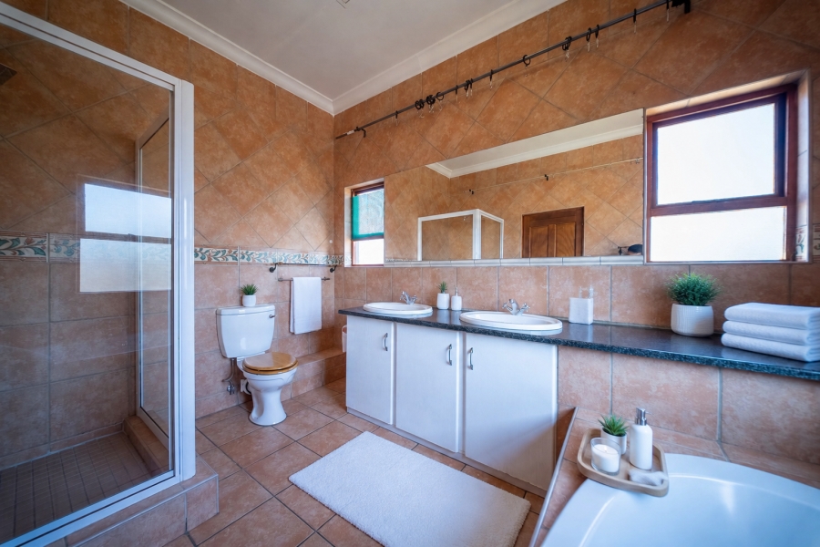 3 Bedroom Property for Sale in Faerie Glen Gauteng