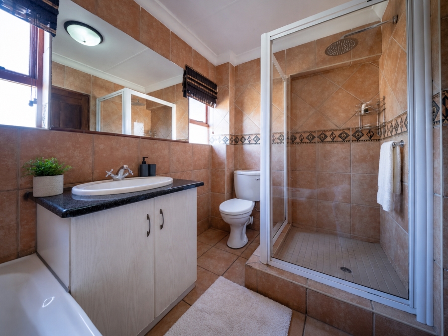 3 Bedroom Property for Sale in Faerie Glen Gauteng