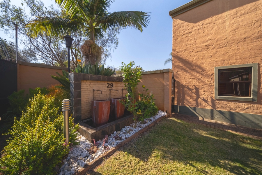 3 Bedroom Property for Sale in Faerie Glen Gauteng