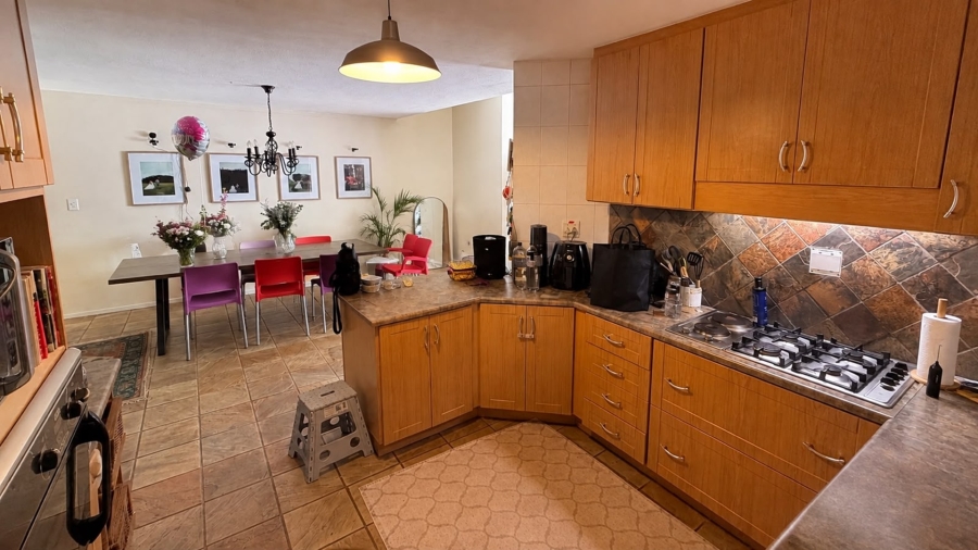 3 Bedroom Property for Sale in La Montagne Gauteng