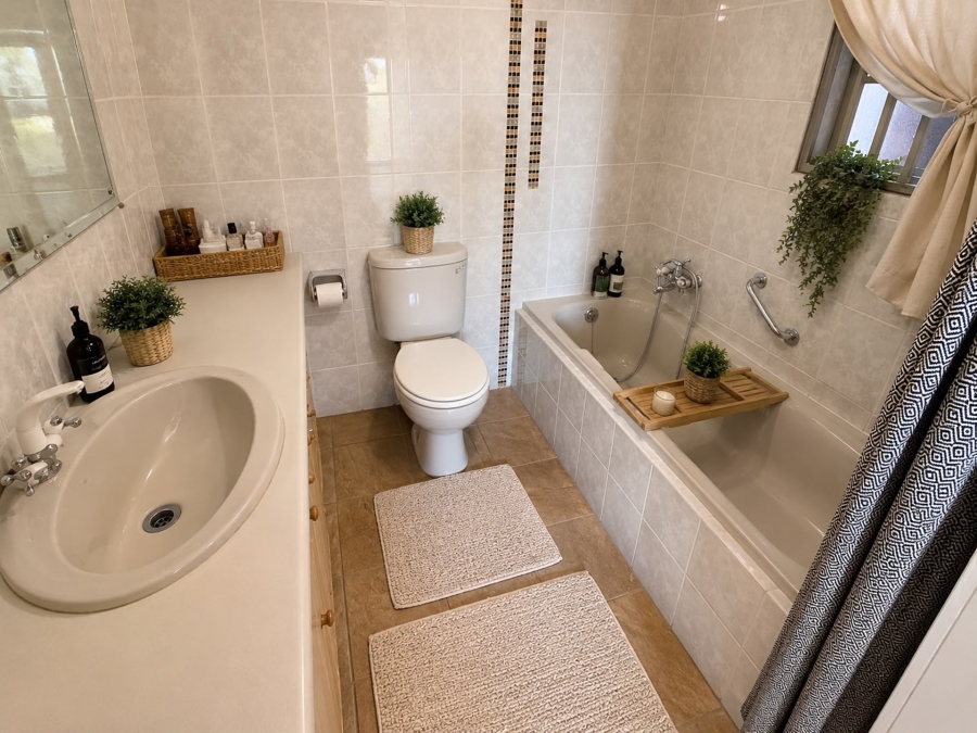 3 Bedroom Property for Sale in La Montagne Gauteng