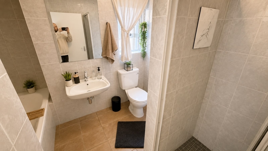 3 Bedroom Property for Sale in La Montagne Gauteng