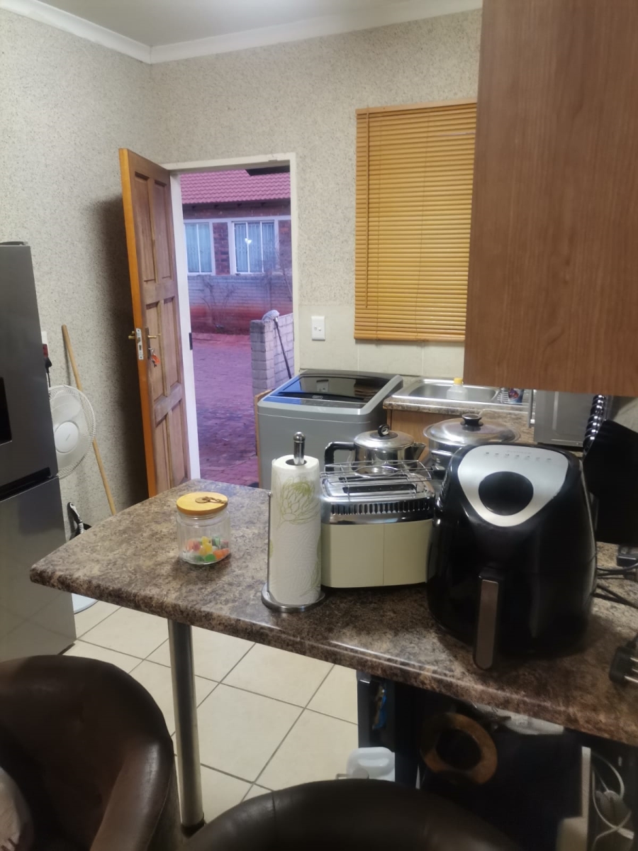 2 Bedroom Property for Sale in The Orchards Gauteng