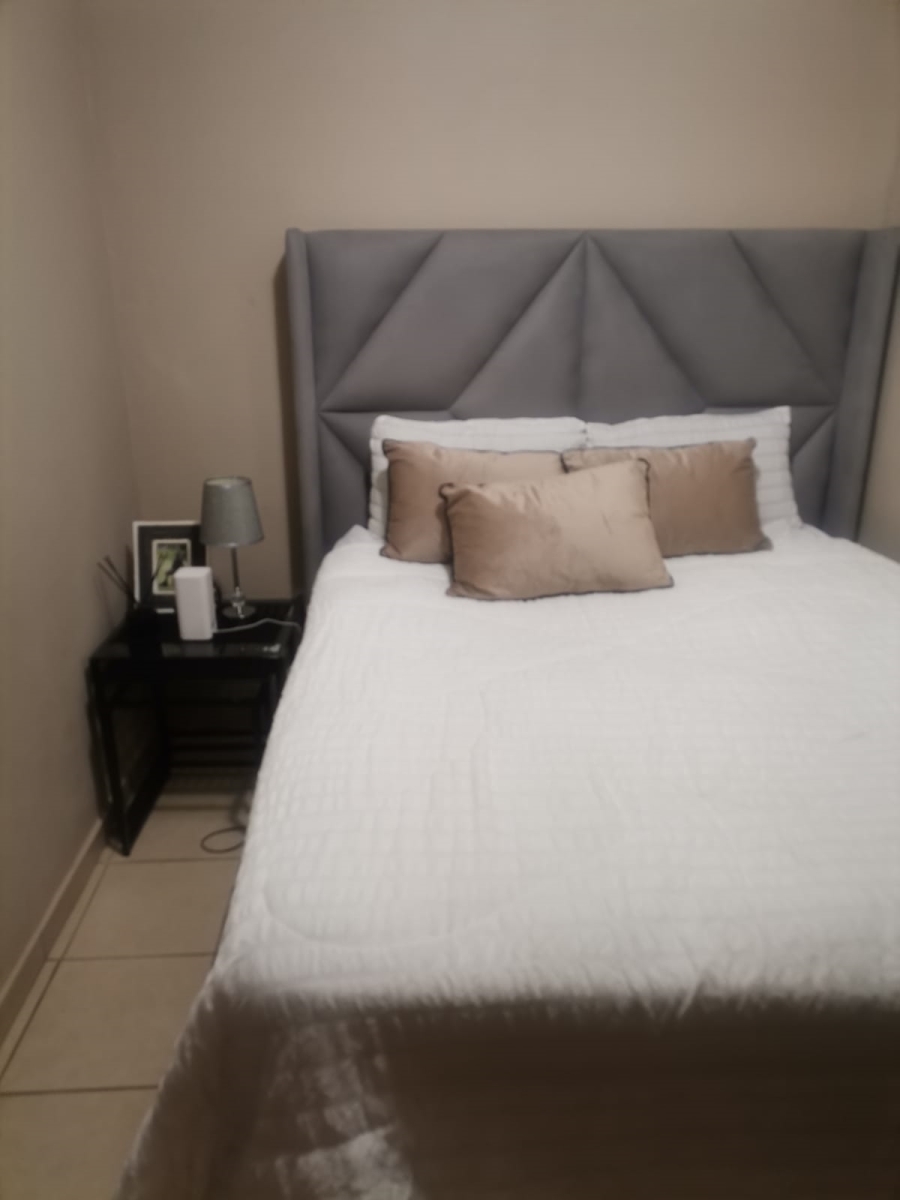2 Bedroom Property for Sale in The Orchards Gauteng