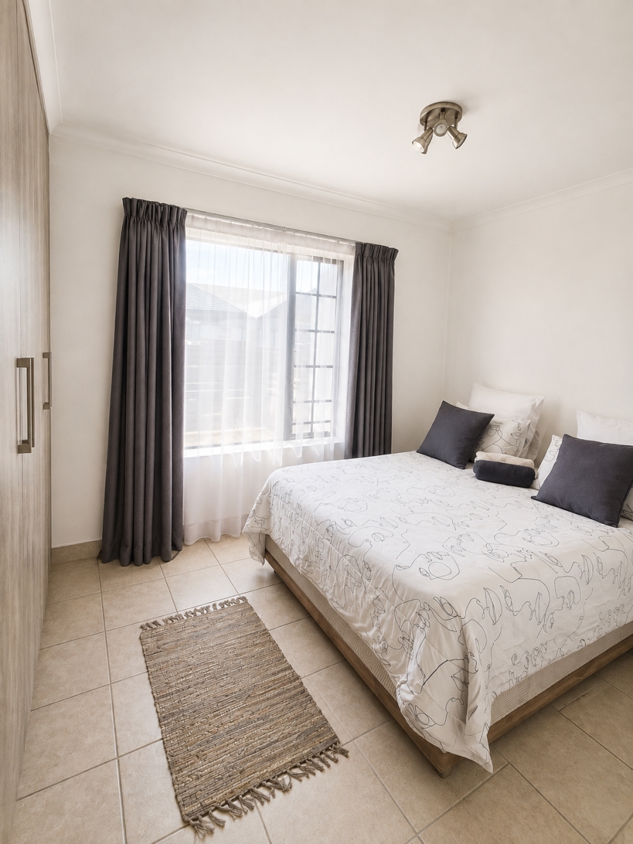 4 Bedroom Property for Sale in Monavoni Gauteng