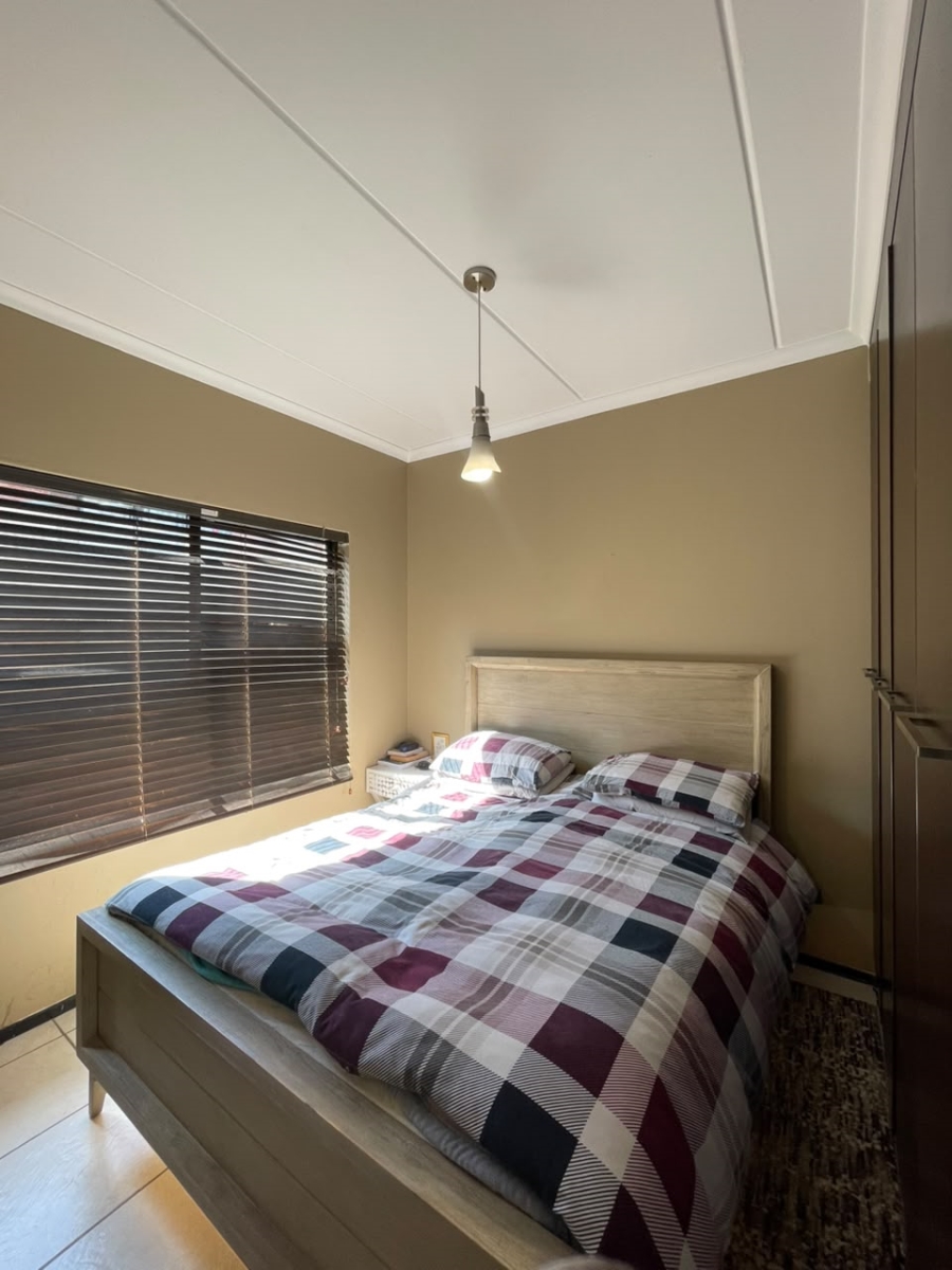 To Let 2 Bedroom Property for Rent in Noordhang Gauteng