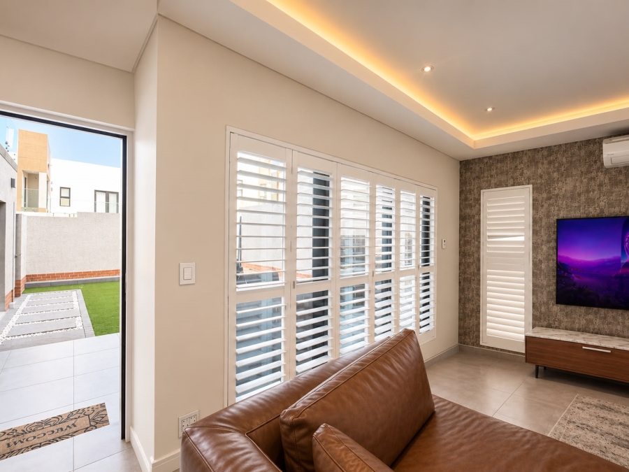 To Let 4 Bedroom Property for Rent in Bryanston Gauteng