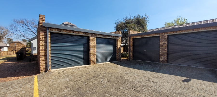2 Bedroom Property for Sale in Bonaero Park Gauteng