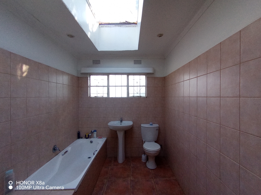 4 Bedroom Property for Sale in Kensington Gauteng