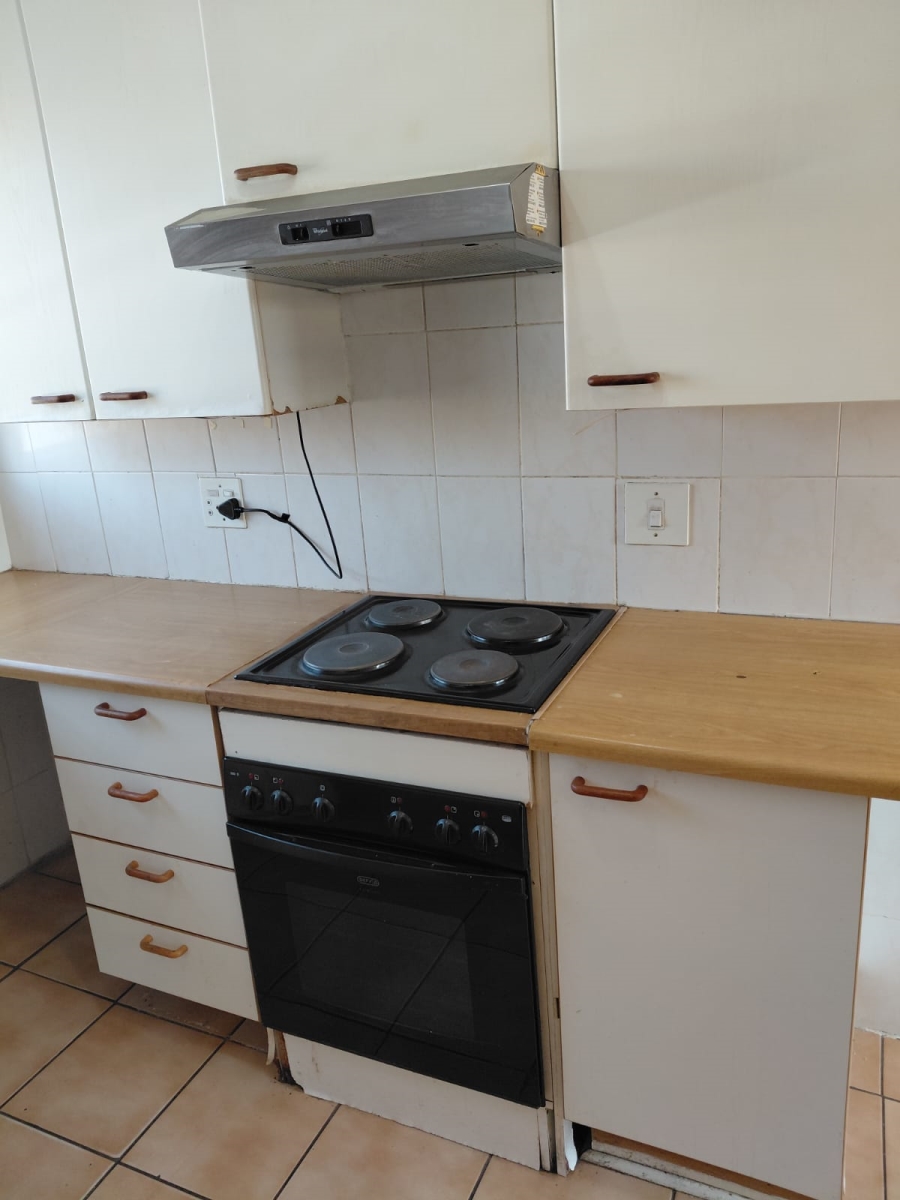 2 Bedroom Property for Sale in Vorna Valley Gauteng