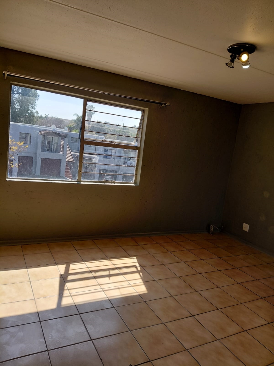 2 Bedroom Property for Sale in Vorna Valley Gauteng