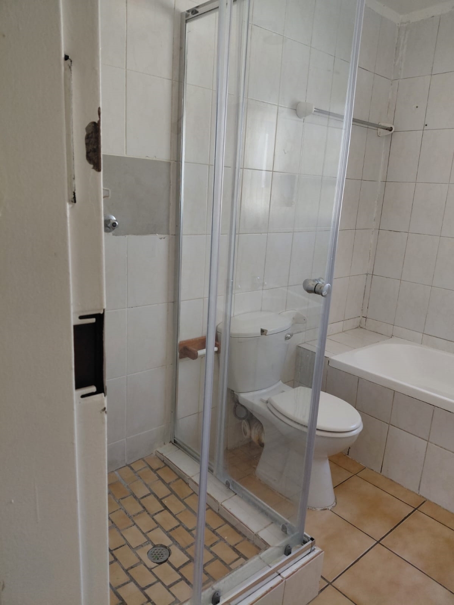 2 Bedroom Property for Sale in Vorna Valley Gauteng