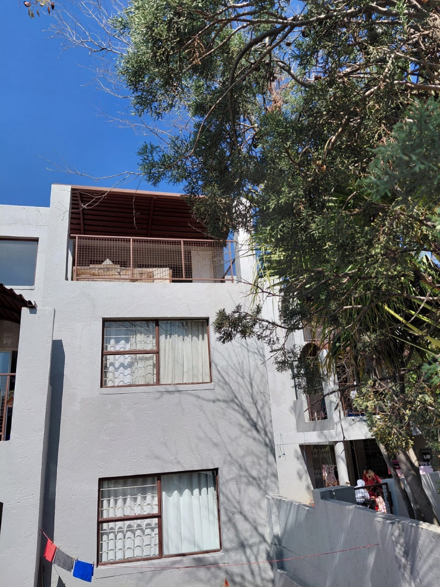 2 Bedroom Property for Sale in Vorna Valley Gauteng