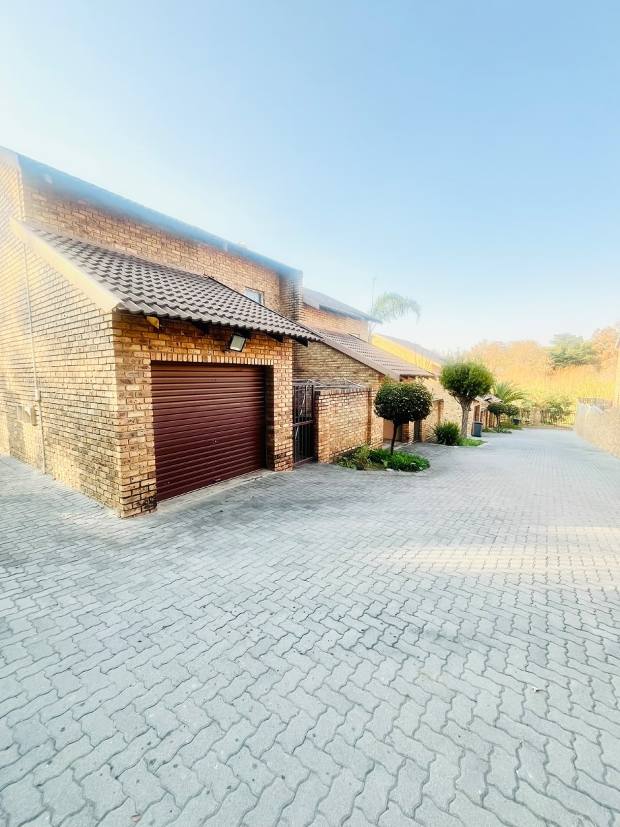 3 Bedroom Property for Sale in Ferndale Gauteng