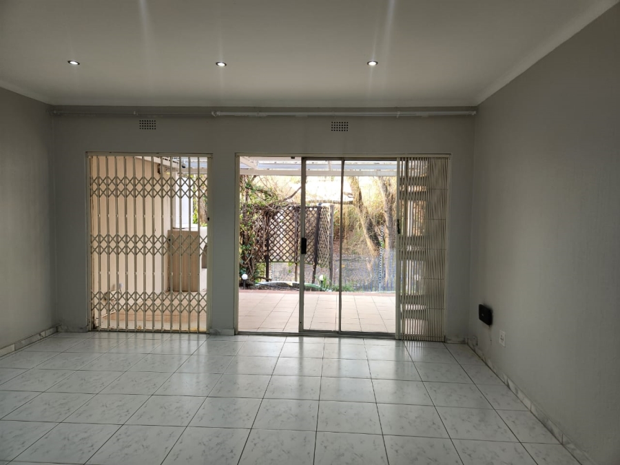 To Let 3 Bedroom Property for Rent in Bryanston Gauteng