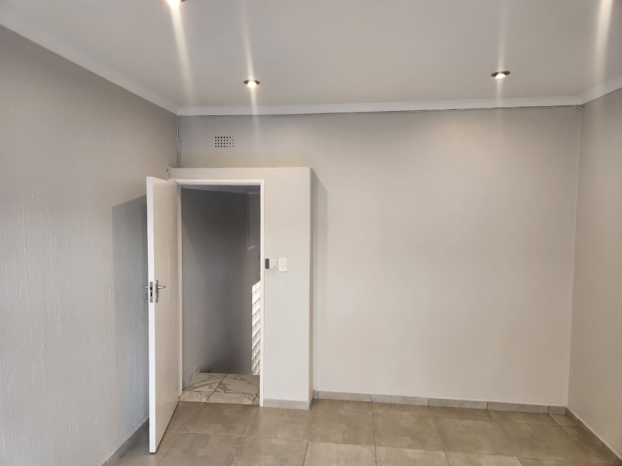 To Let 3 Bedroom Property for Rent in Bryanston Gauteng