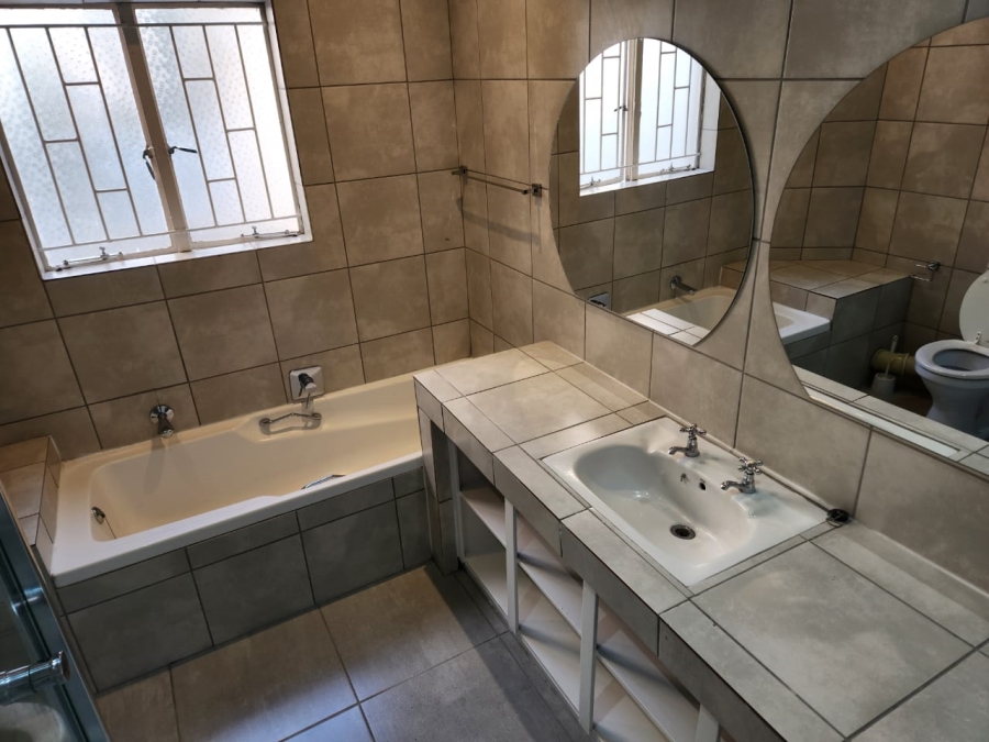 To Let 3 Bedroom Property for Rent in Bryanston Gauteng