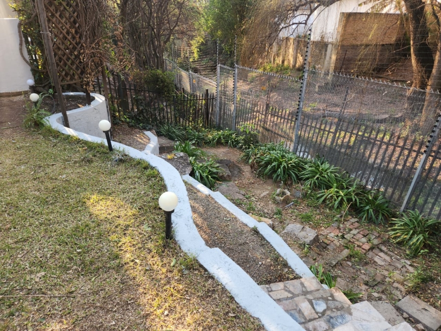 To Let 3 Bedroom Property for Rent in Bryanston Gauteng