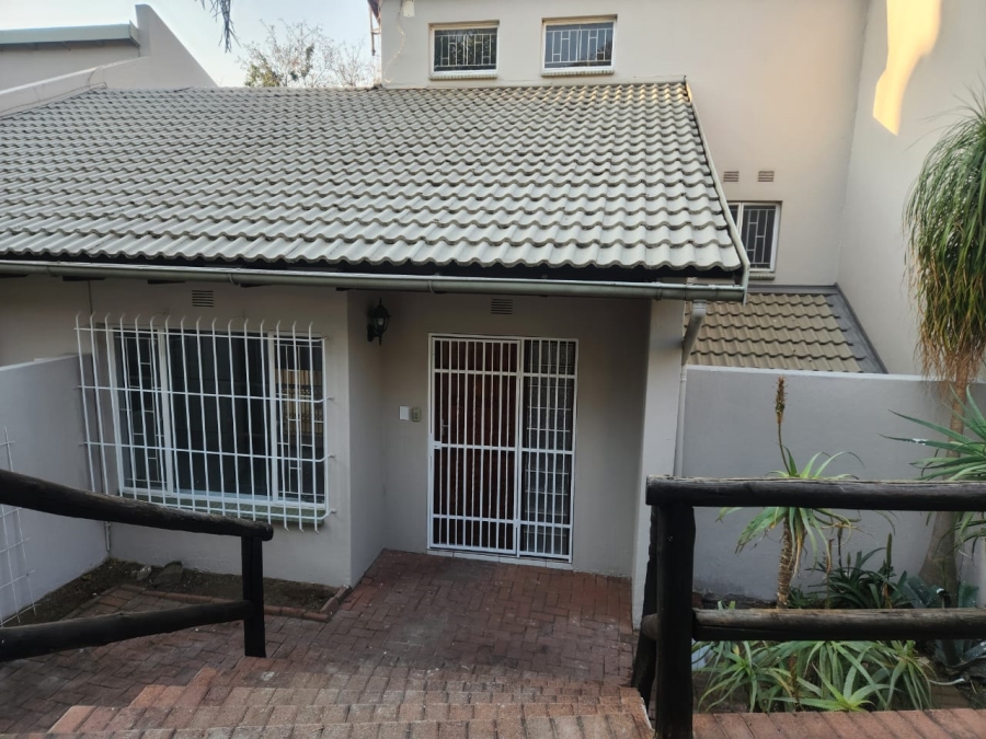 To Let 3 Bedroom Property for Rent in Bryanston Gauteng