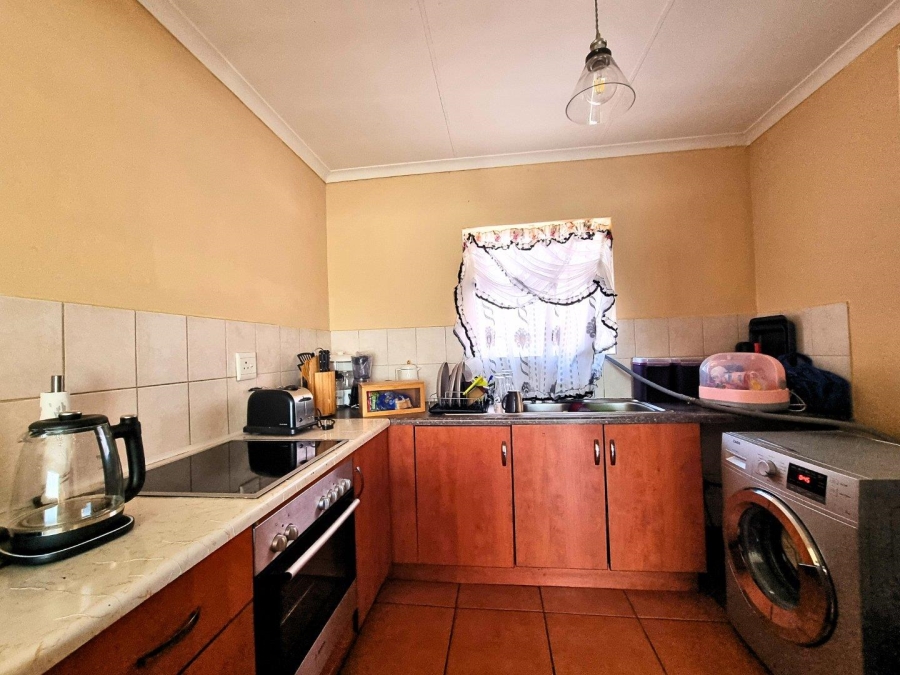2 Bedroom Property for Sale in Noordwyk Gauteng