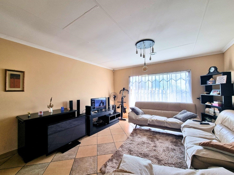 2 Bedroom Property for Sale in Noordwyk Gauteng
