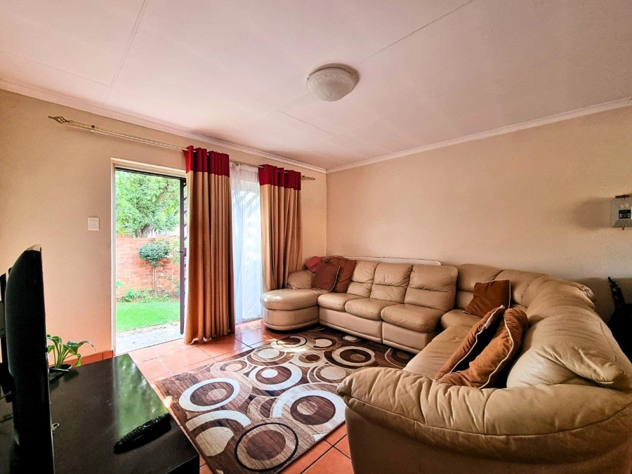 2 Bedroom Property for Sale in Noordwyk Gauteng