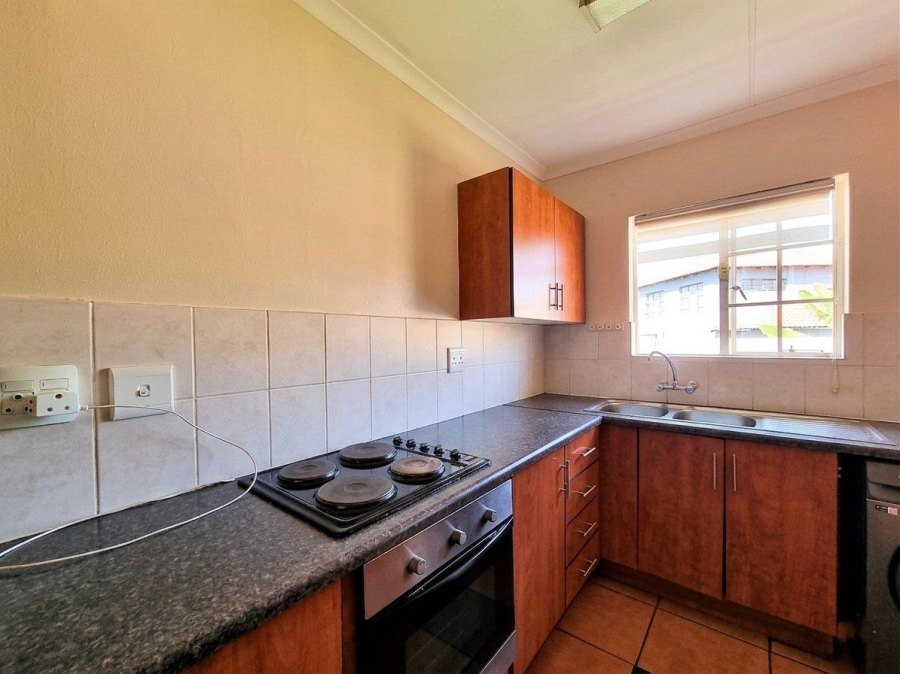 2 Bedroom Property for Sale in Noordwyk Gauteng