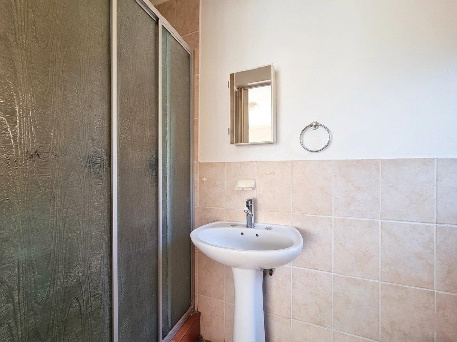2 Bedroom Property for Sale in Noordwyk Gauteng
