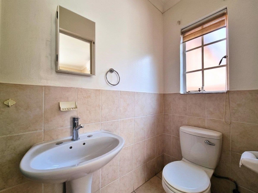 2 Bedroom Property for Sale in Noordwyk Gauteng