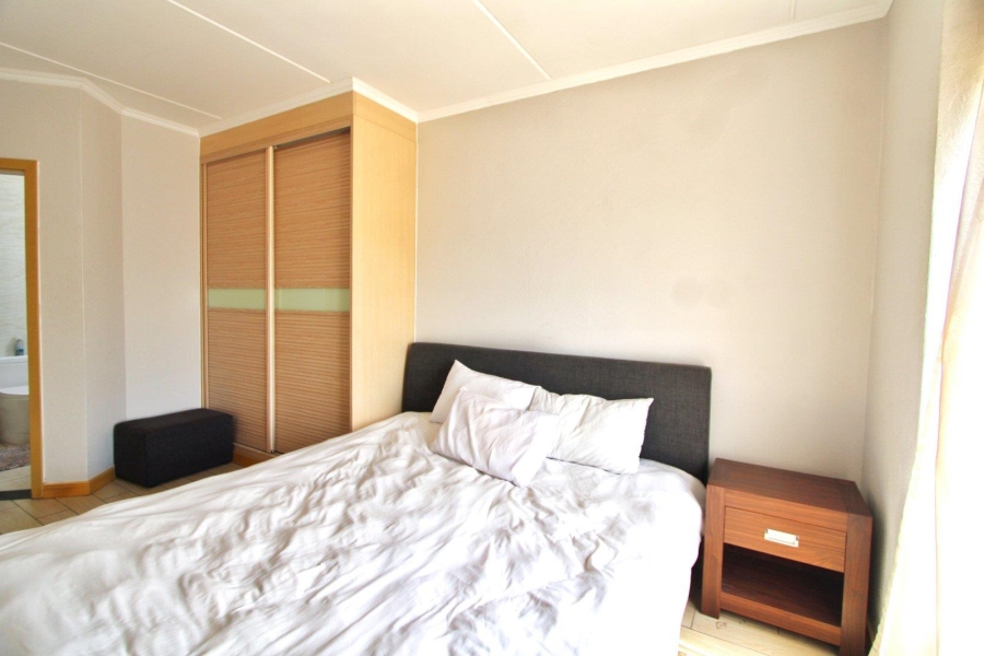 2 Bedroom Property for Sale in Blue Hills AH Gauteng