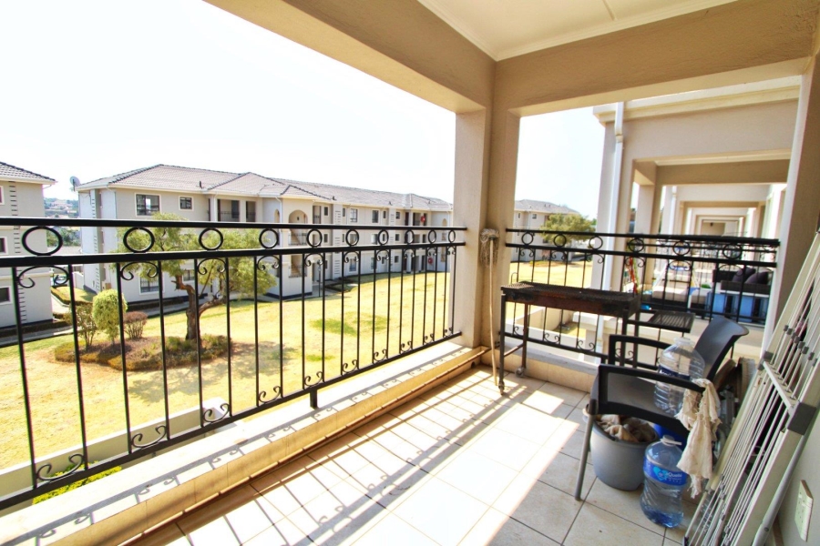 2 Bedroom Property for Sale in Blue Hills AH Gauteng