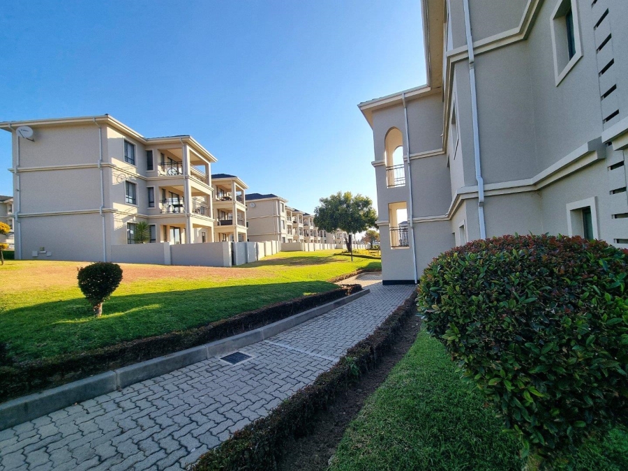 2 Bedroom Property for Sale in Blue Hills AH Gauteng