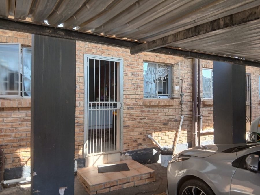 2 Bedroom Property for Sale in Greenhills Ext 3 Gauteng