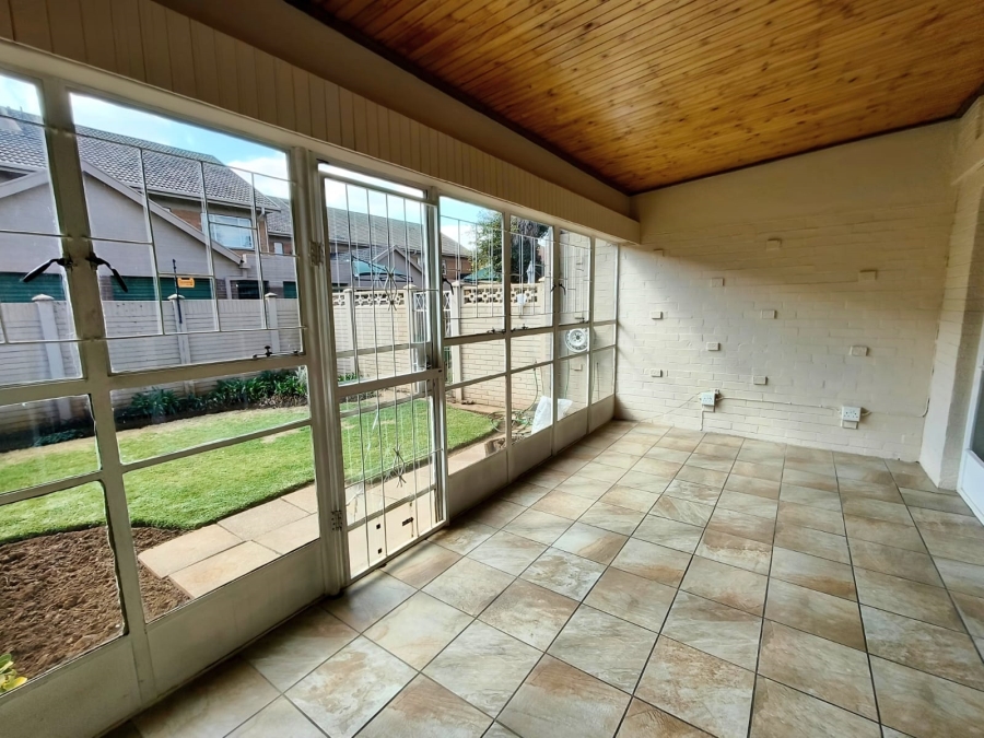 To Let 2 Bedroom Property for Rent in Three Rivers Proper Gauteng