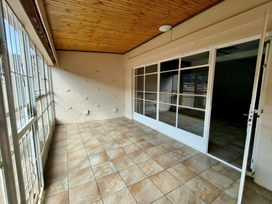 To Let 2 Bedroom Property for Rent in Three Rivers Proper Gauteng