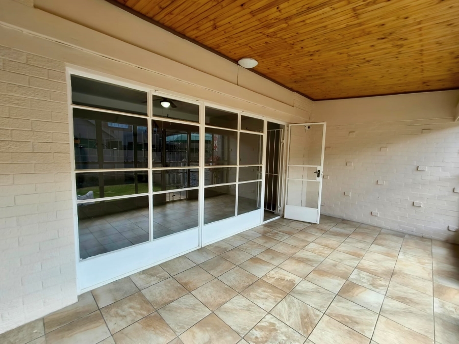 To Let 2 Bedroom Property for Rent in Three Rivers Proper Gauteng