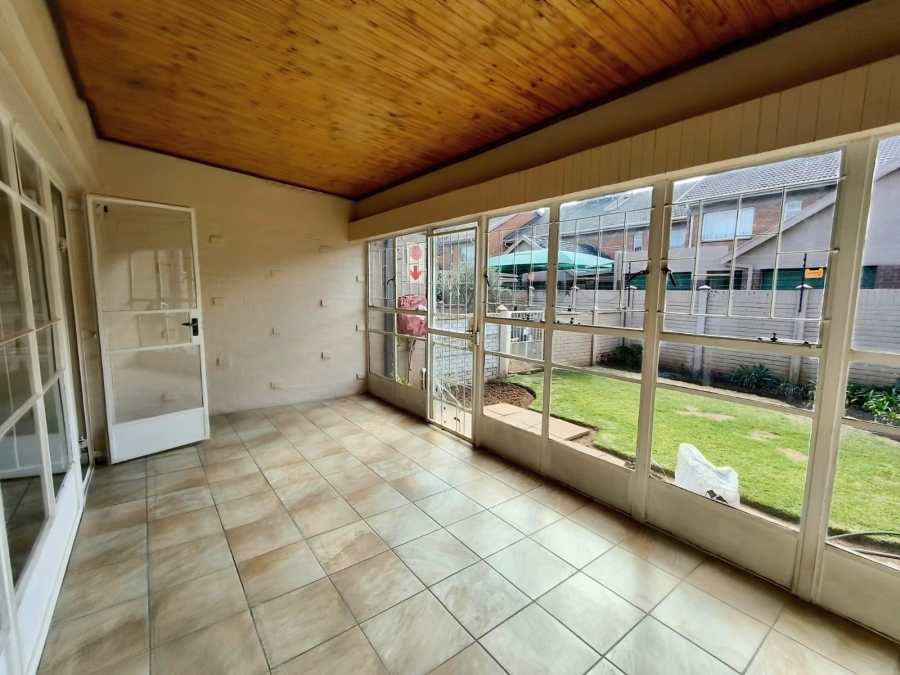 To Let 2 Bedroom Property for Rent in Three Rivers Proper Gauteng