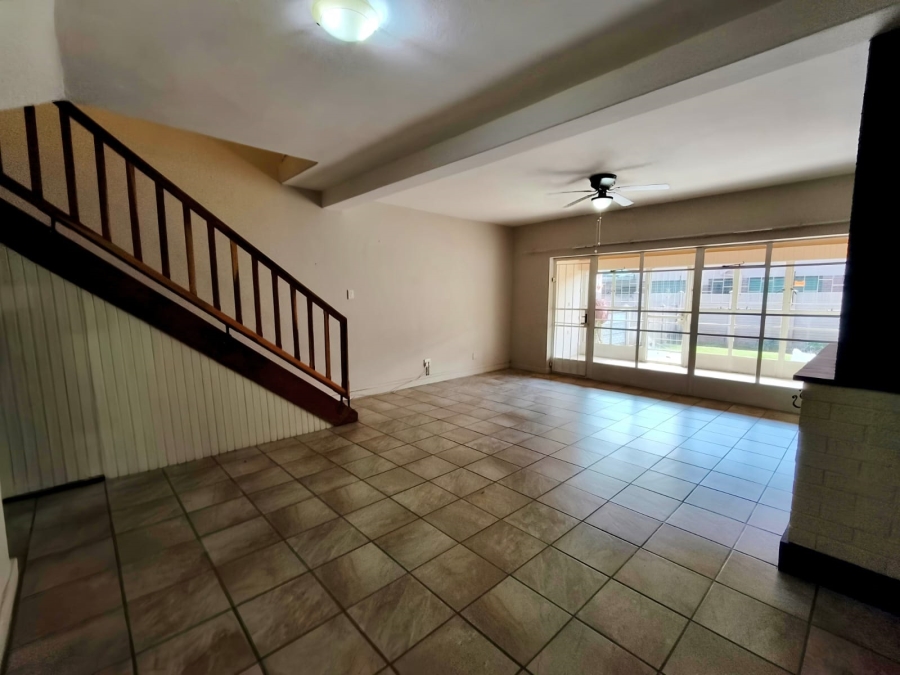 To Let 2 Bedroom Property for Rent in Three Rivers Proper Gauteng