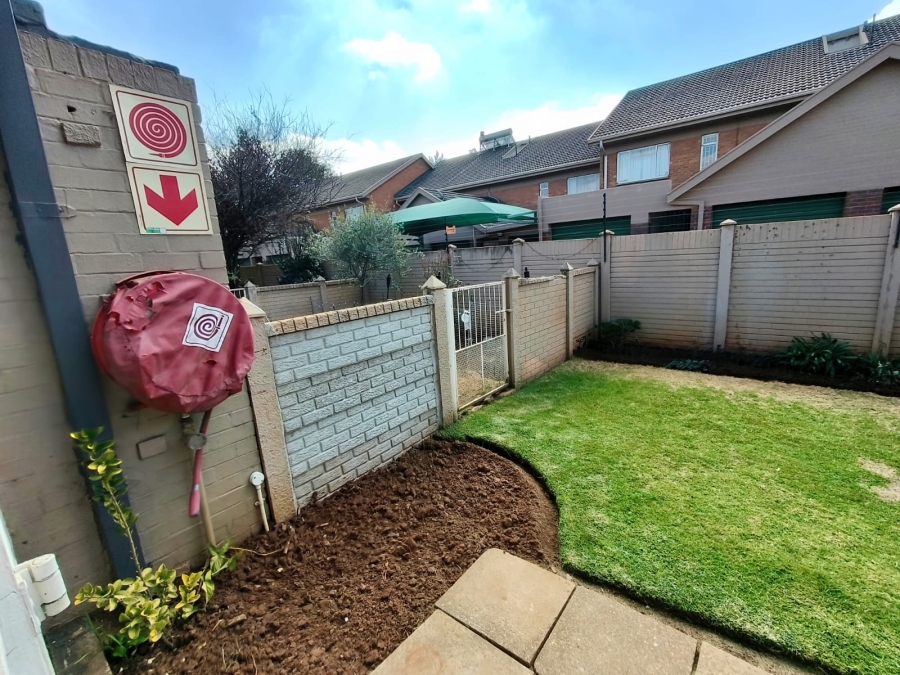 To Let 2 Bedroom Property for Rent in Three Rivers Proper Gauteng